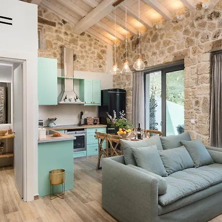 Amelia & Nicholas Stone Apartment Doukádes