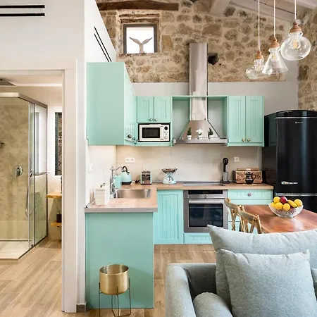 Apartment Amelia & Nicholas Stone Doukádes