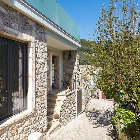 Apartment Amelia & Nicholas Stone