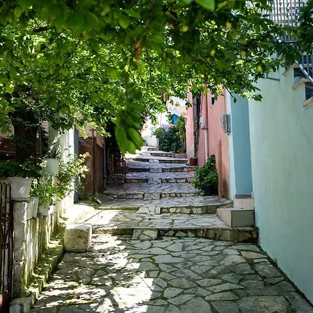 Amelia & Nicholas Stone