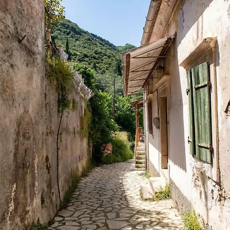 Amelia & Nicholas Stone Doukádes