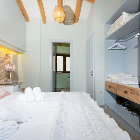 Amelia & Nicholas Stone Apartment