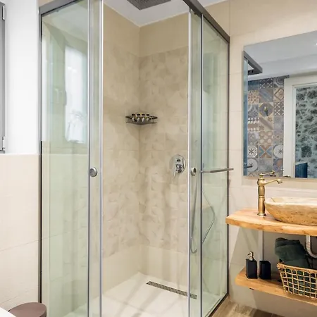 Amelia & Nicholas Stone * Doukádes