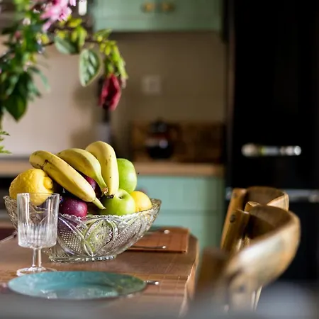 Amelia & Nicholas Stone * Doukades