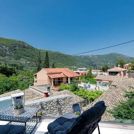 Daire Amelia & Nicholas Stone