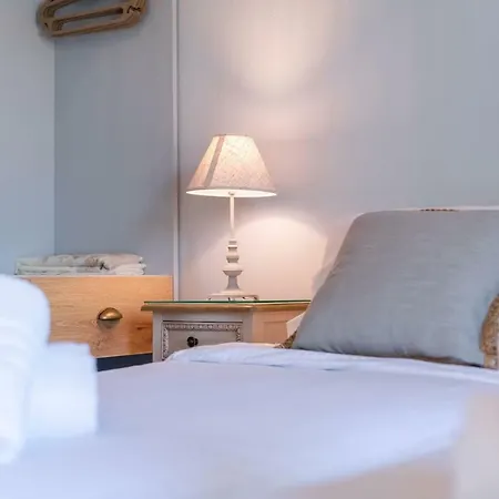 Amelia & Nicholas Stone Appartement