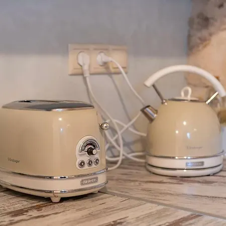 Amelia & Nicholas Stone Doukádes