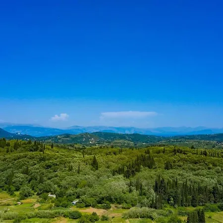 Amelia & Nicholas Stone Апартаменты