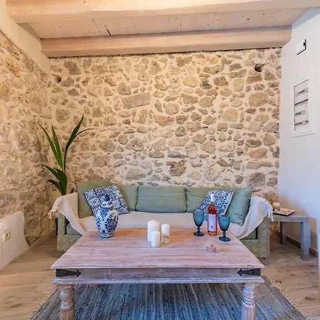 Amelia & Nicholas Stone *