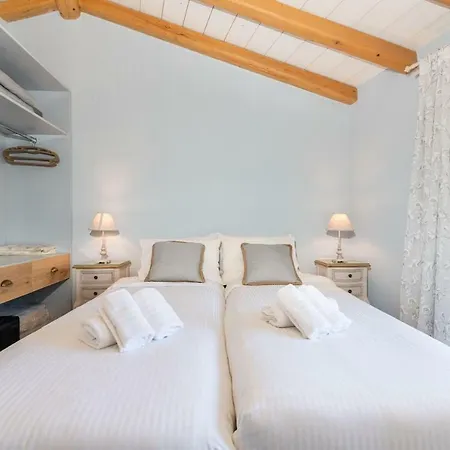 Amelia & Nicholas Stone