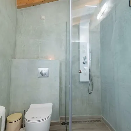 Amelia & Nicholas Stone * Doukádes