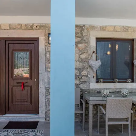 Amelia & Nicholas Stone Doukades