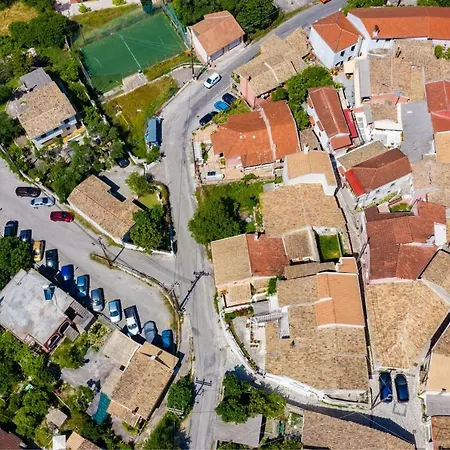 Amelia & Nicholas Stone * Doukádes